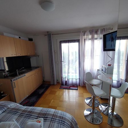 Joli Studio Avec Terrasse Et Vue Exclusivement Pour Non Fumeurs Belmont-sur-Lausanne Kültér fotó
